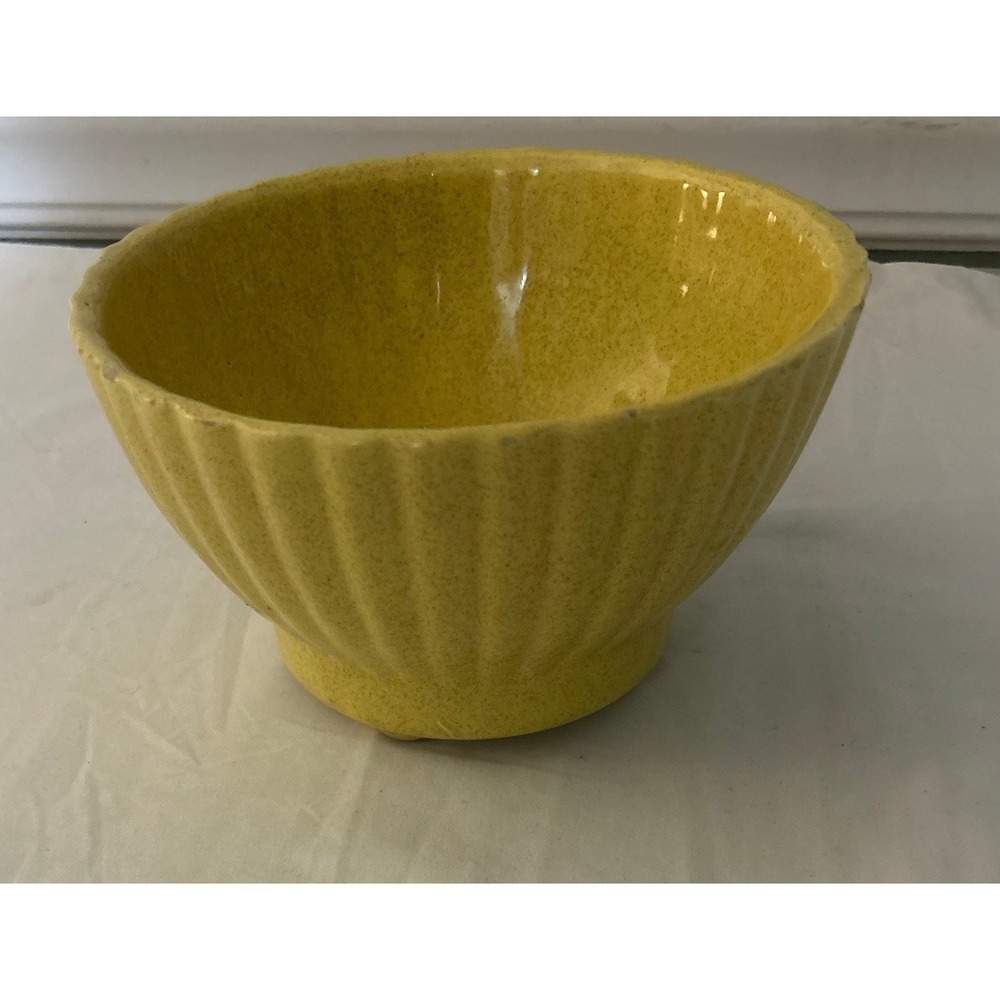 McCoy Planter Bowl Unisex 6in Yellow Good Vintage Ribbed Scalloped 491 USA